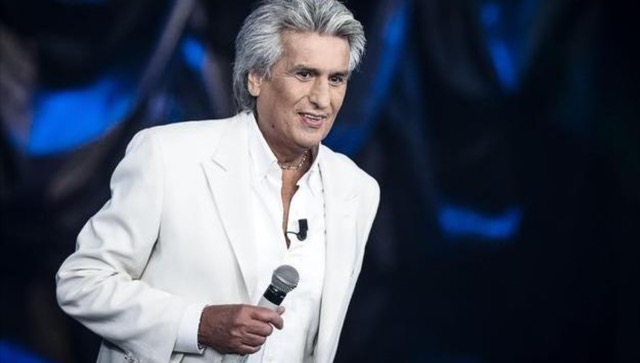 Il Festival di Sanremo si è acceso di luci speciali per omaggiare Toto Cutugno. Nella serata Cover Ghali lo omaggerà cantando il medley Italiano Vero…