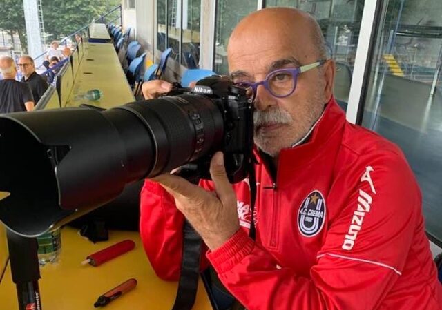 Ah che stile ha il “Paparazzo” Giulio King Giordano, il Fotoreporter “nerista” che fotografò il grande Diego Armando Maradona!